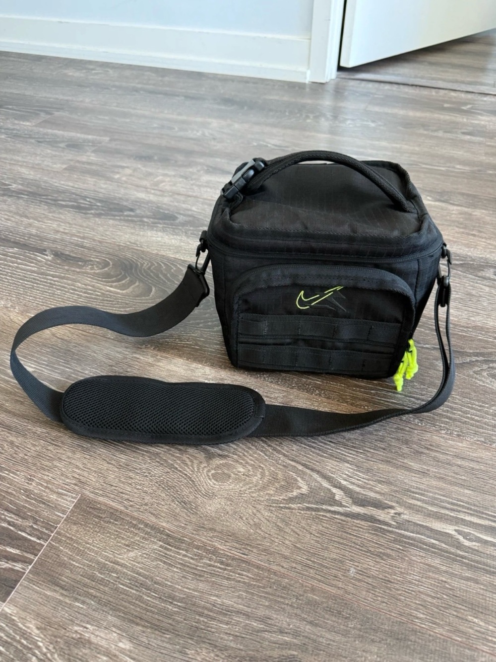 Nike Crossbody Insulated Lunch Bag